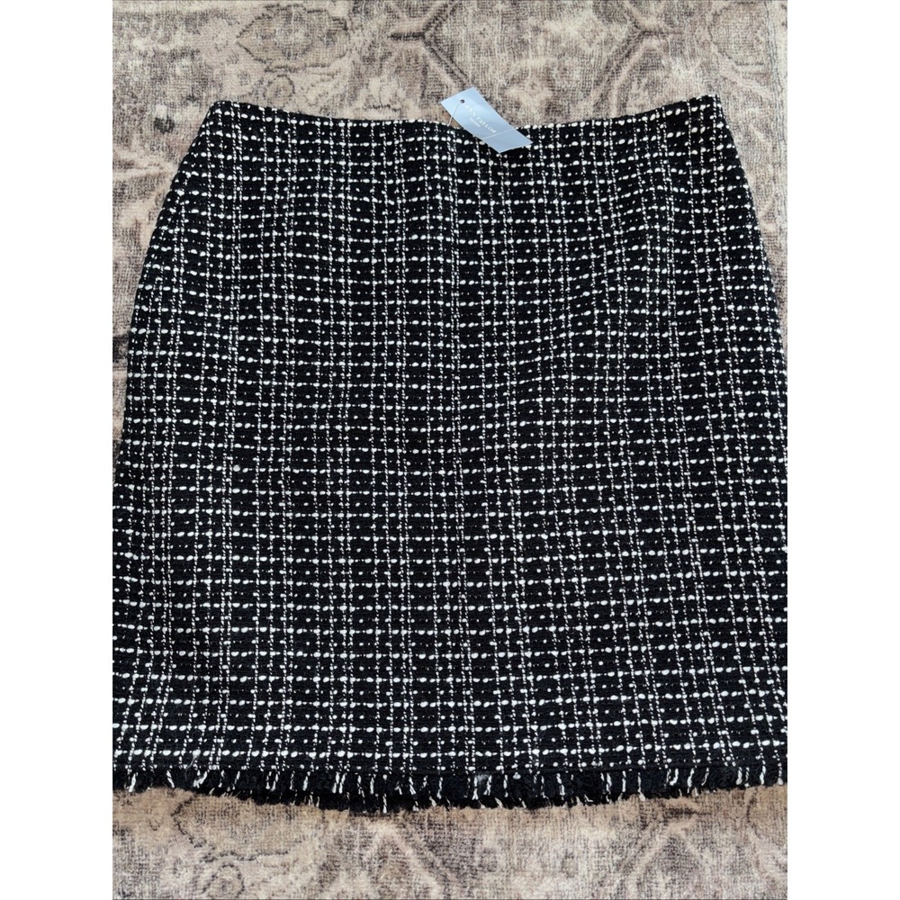 Ann Taylor Skirt Black White Size 8 PETITE 8P Straight & Pencil Tweed Wool Blend